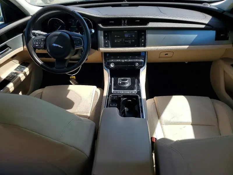 2017 JAGUAR XF PREMIUM  