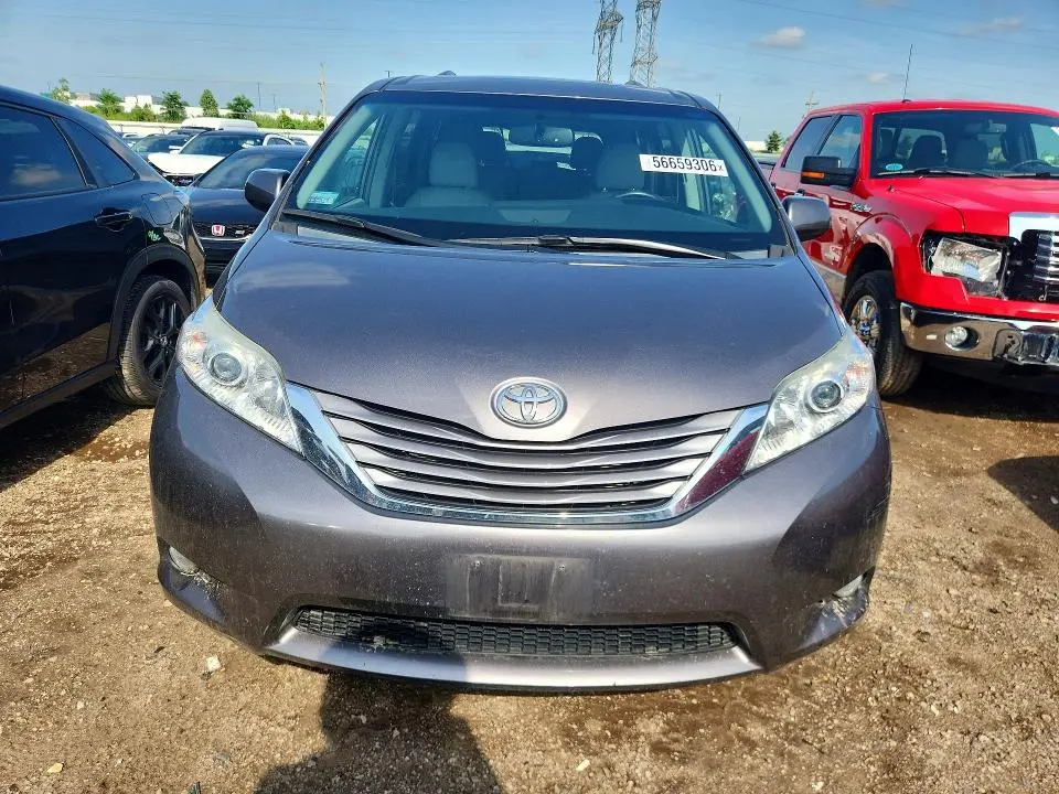 2015 TOYOTA SIENNA   