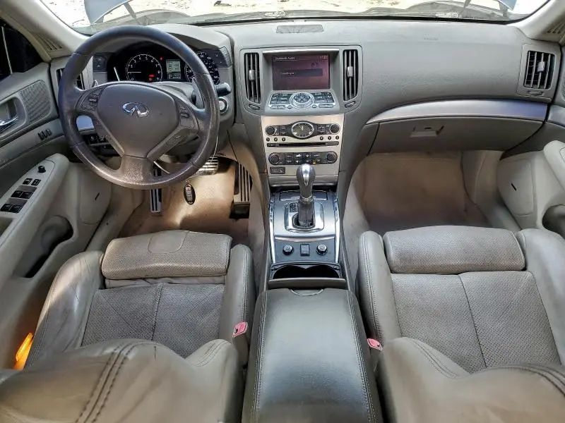 2011 INFINITI G37   