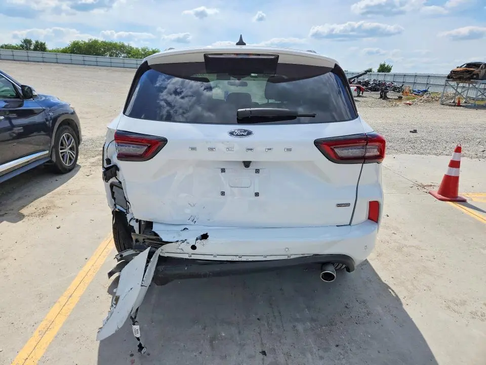 2023 FORD ESCAPE ST LINE  