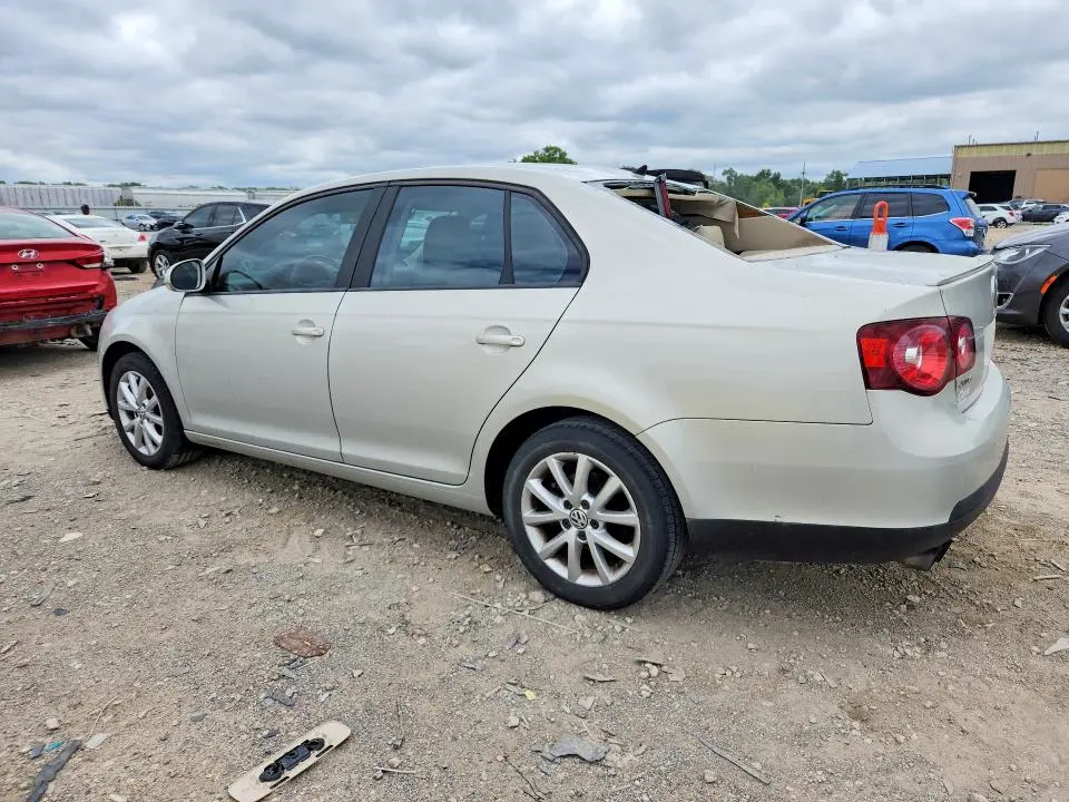 2010 VOLKSWAGEN JETTA SE  