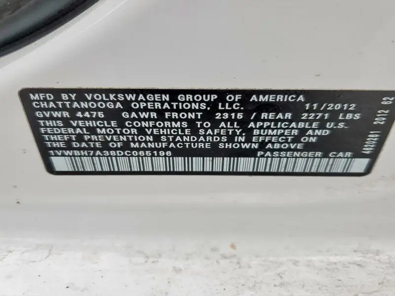 2013 VOLKSWAGEN PASSAT SE  