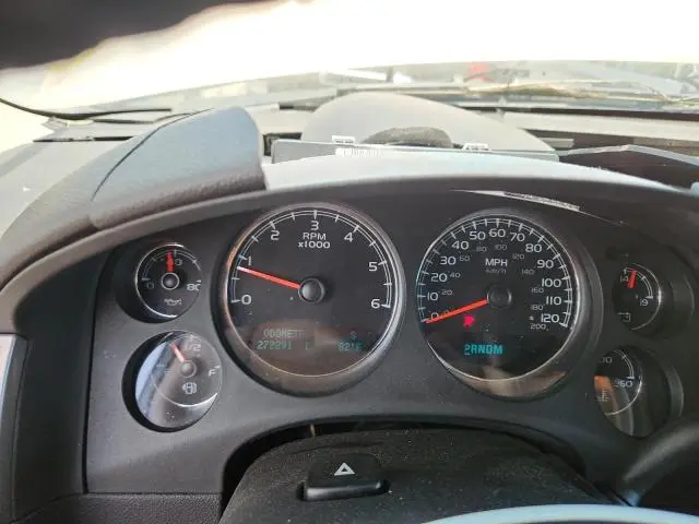 2010 CHEVROLET SUBURBAN C1500 LS  