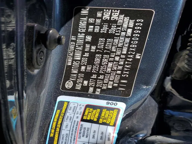 2011 KIA SORENTO LX  