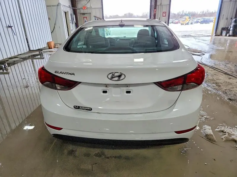 2016 HYUNDAI ELANTRA SE  