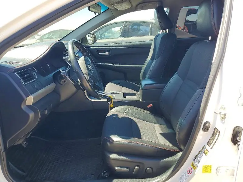 2017 TOYOTA CAMRY SE  