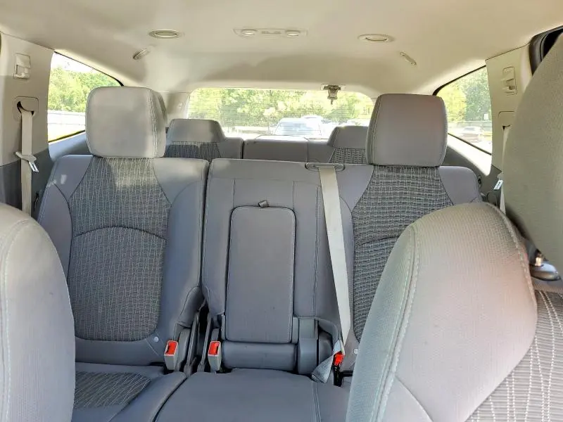 2016 CHEVROLET TRAVERSE LS  