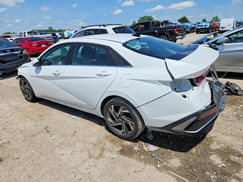 2024 HYUNDAI ELANTRA SEL  