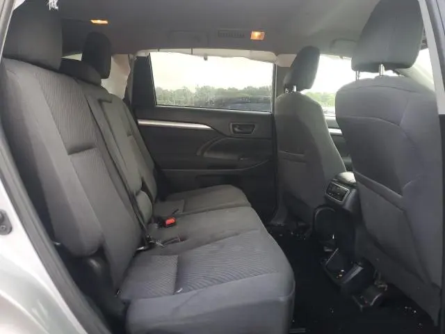 2019 TOYOTA HIGHLANDER LE  