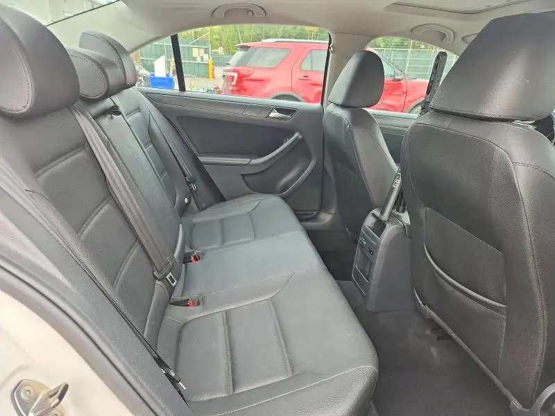 2012 VOLKSWAGEN JETTA SE  