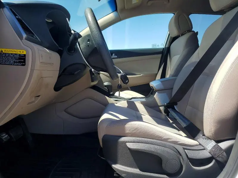 2018 HYUNDAI TUCSON SE  