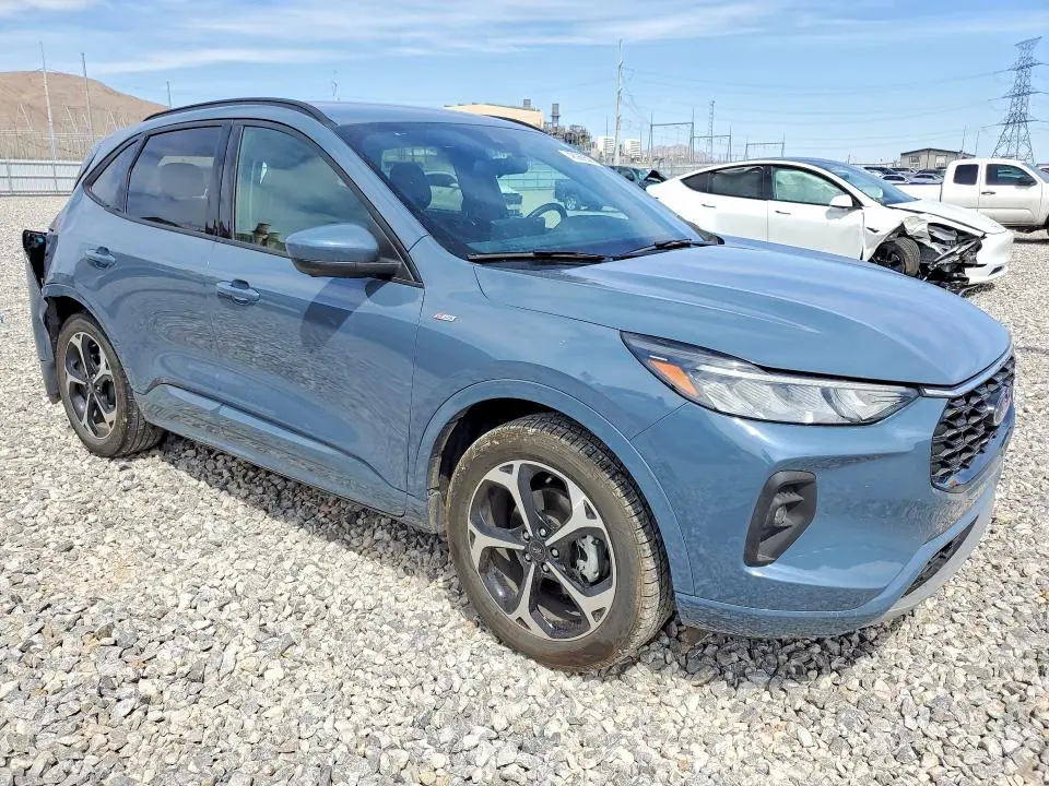 2023 FORD ESCAPE ST LINE SELECT  