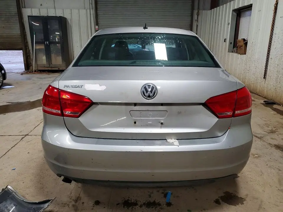 2012 VOLKSWAGEN PASSAT S  
