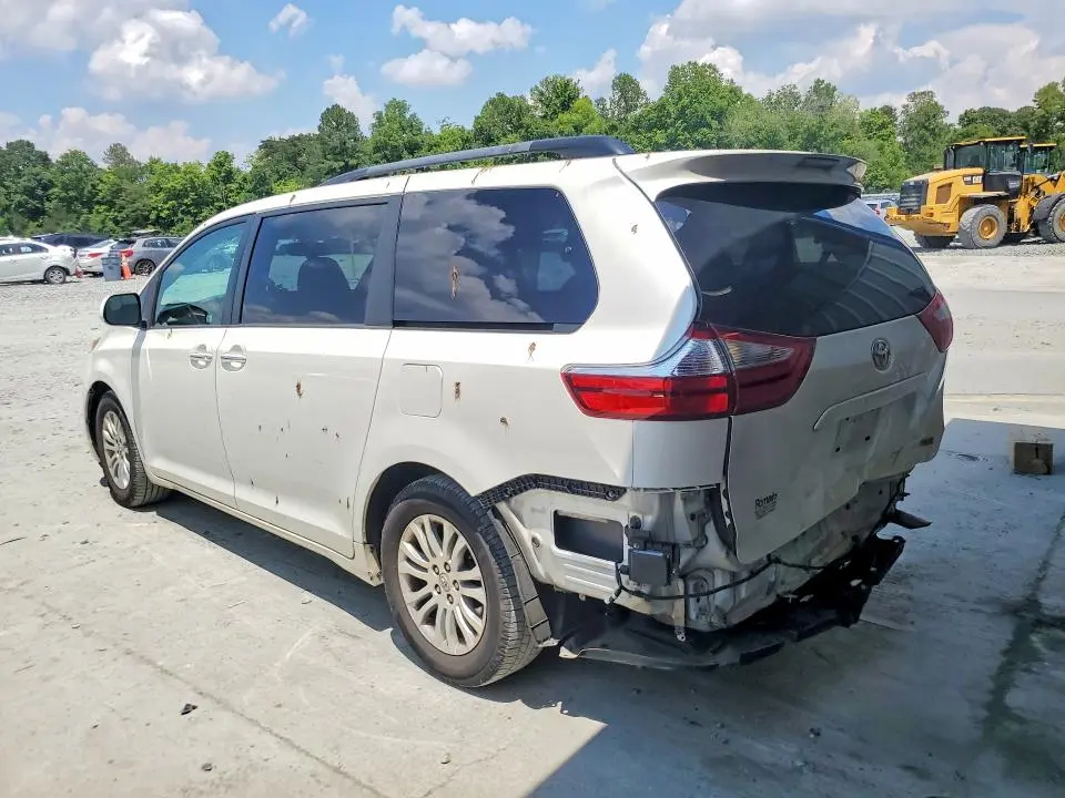 2017 TOYOTA SIENNA XLE PREMIUM 8-PASSENGER  