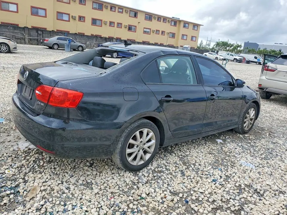2012 VOLKSWAGEN JETTA SE  