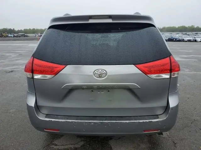 2011 TOYOTA SIENNA LE  