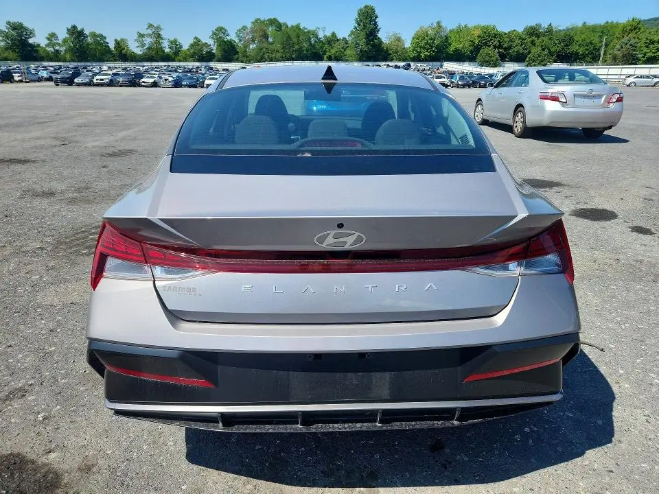 2025 HYUNDAI ELANTRA SEL  