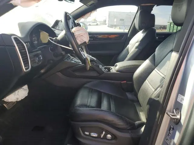 2019 PORSCHE CAYENNE S  