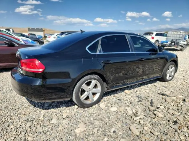 2013 VOLKSWAGEN PASSAT SE  