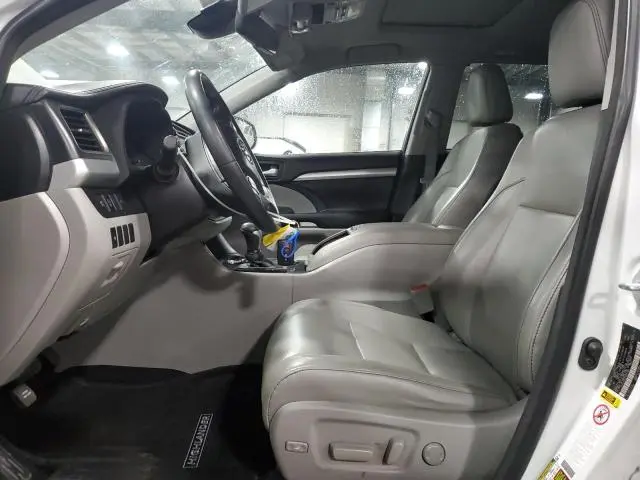 2018 TOYOTA HIGHLANDER SE  