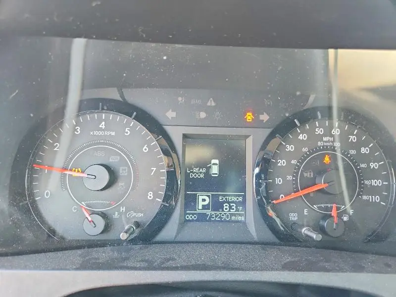 2015 TOYOTA SIENNA LE  