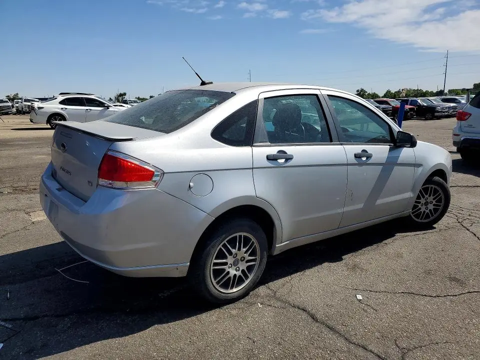 2010 FORD FOCUS SE  