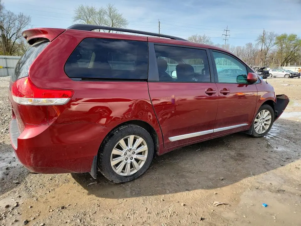 2012 TOYOTA SIENNA LE 7-PASSENGER  