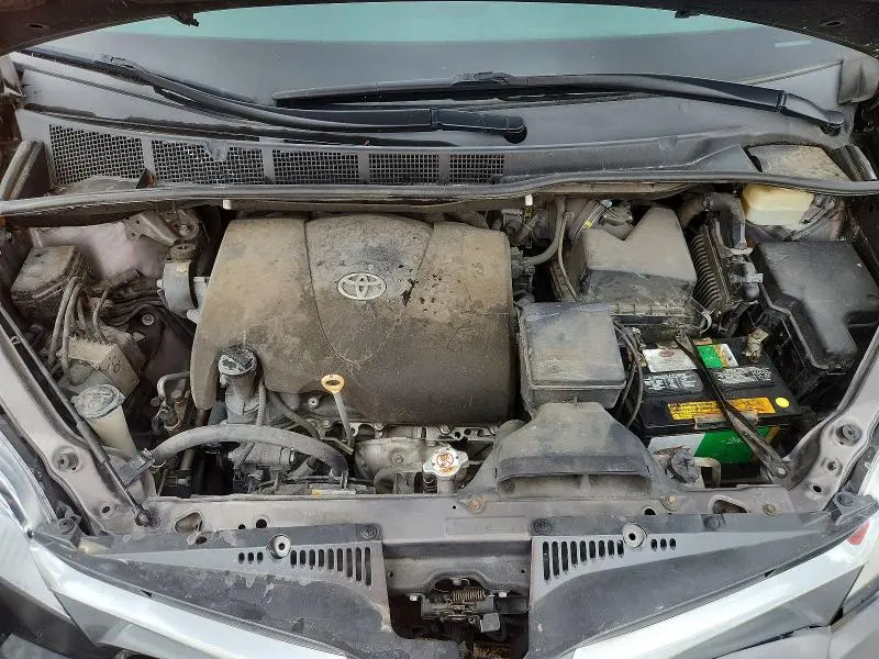 2019 TOYOTA SIENNA XLE 8-PASSENGER  