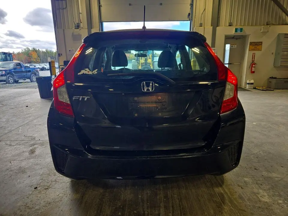 2015 HONDA FIT LX  