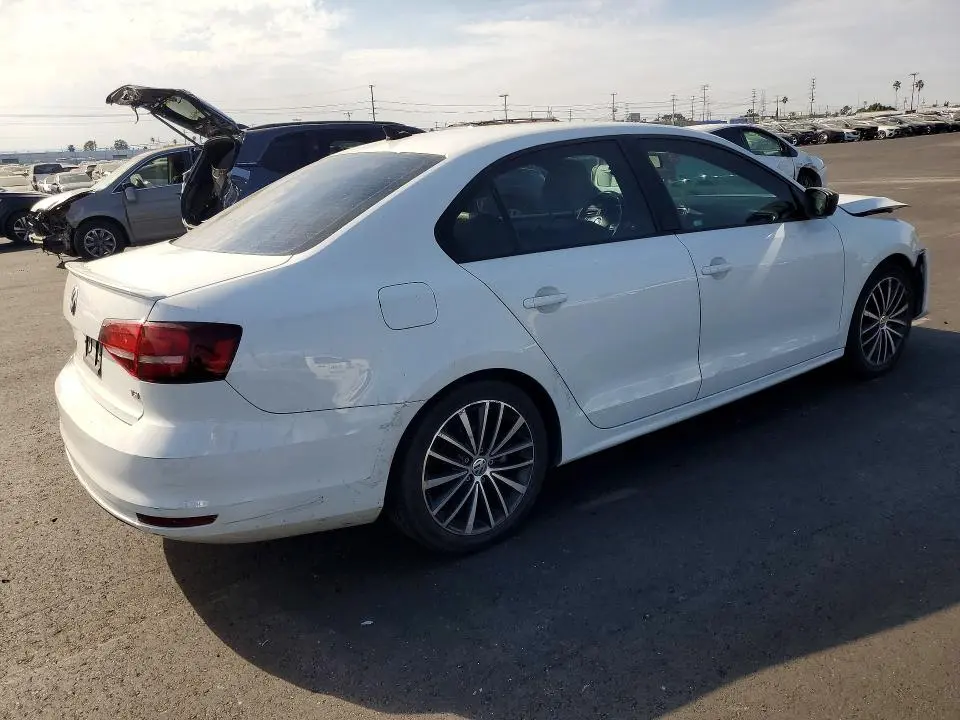 2016 VOLKSWAGEN JETTA SPORT  