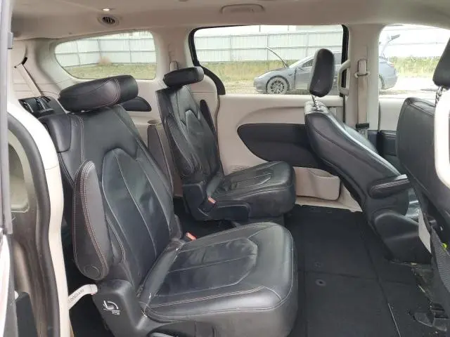 2017 CHRYSLER PACIFICA TOURING L  