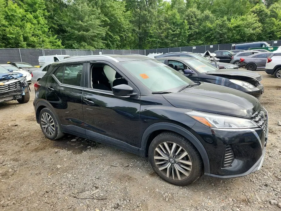 2021 NISSAN KICKS SV  