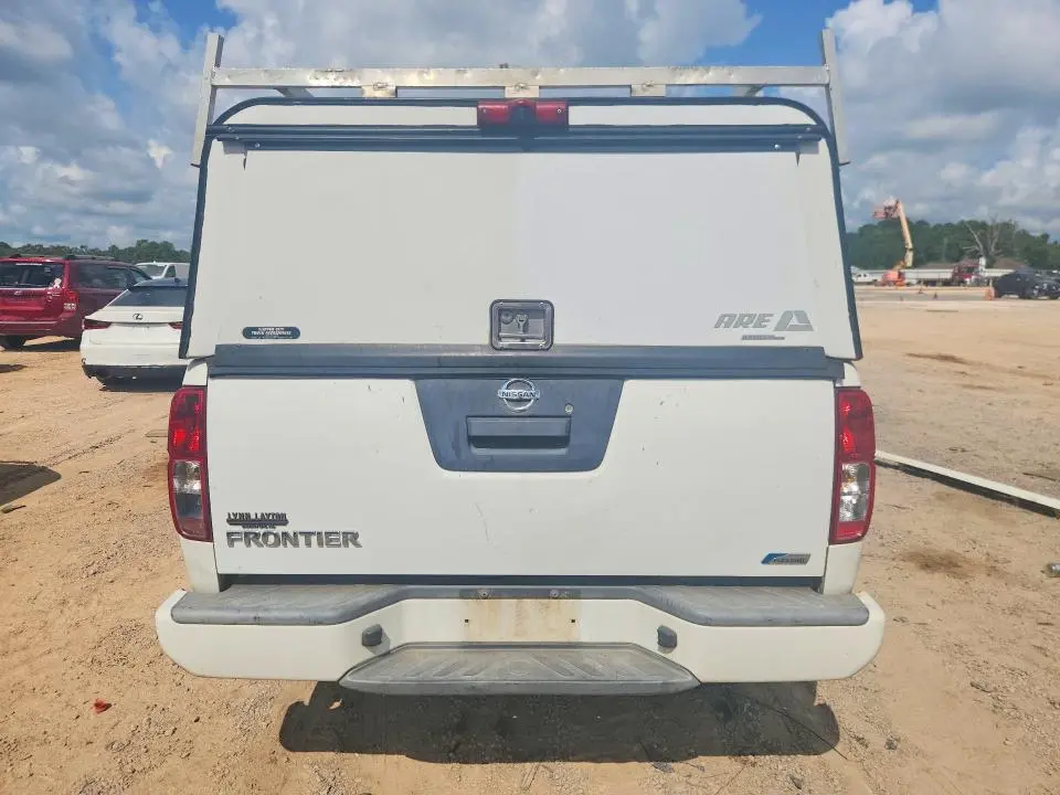 2017 NISSAN FRONTIER S  