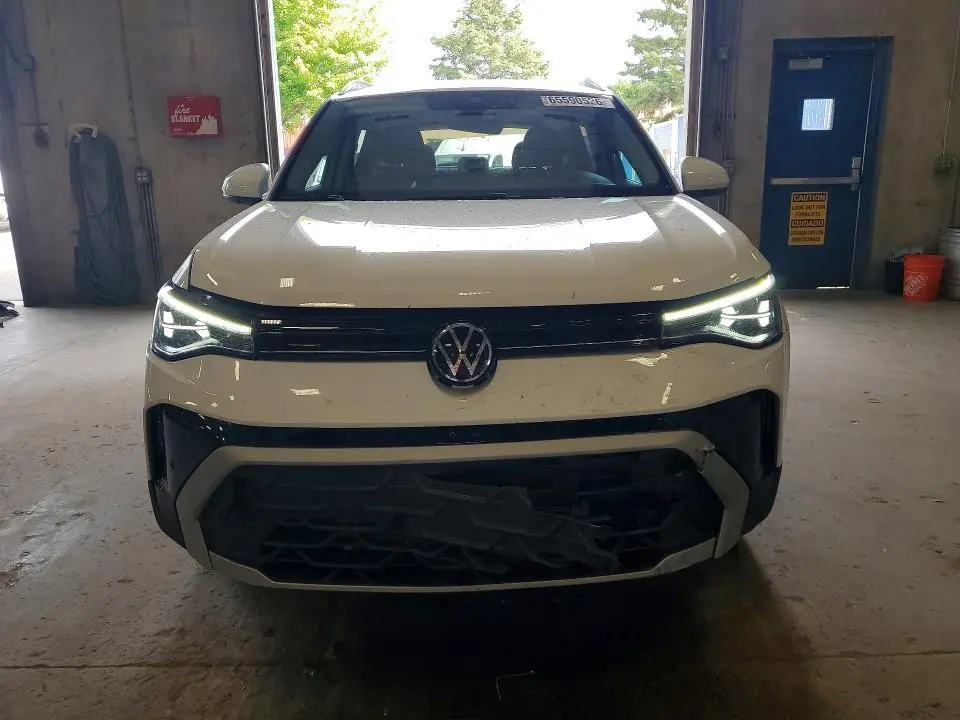 2025 VOLKSWAGEN TAOS SE  