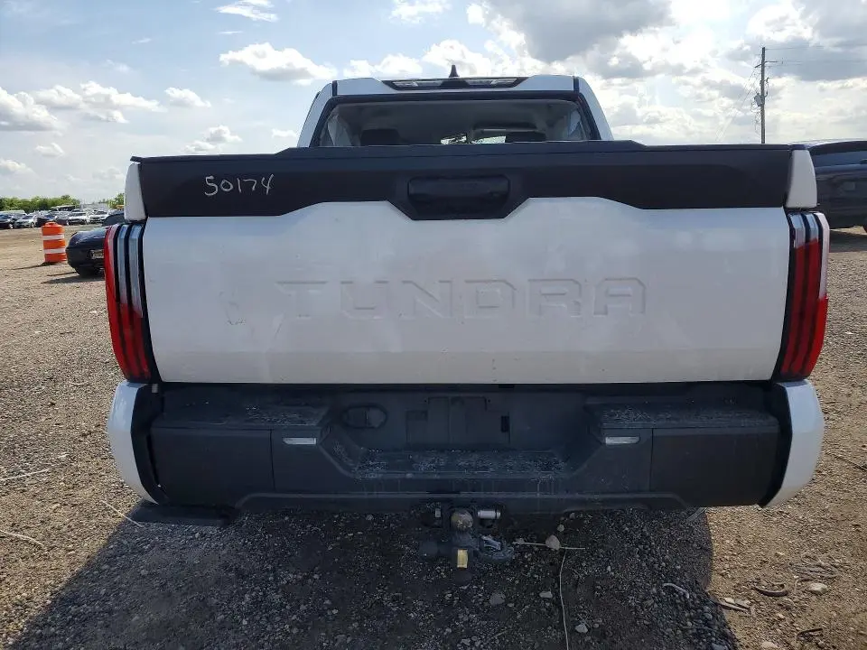 2024 TOYOTA TUNDRA   