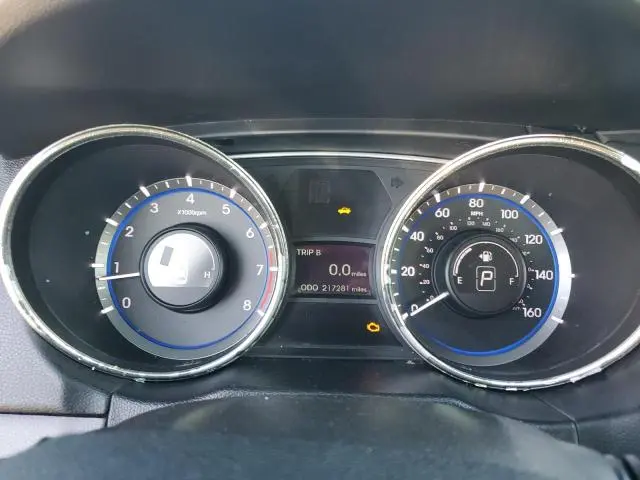 2011 HYUNDAI SONATA GLS  
