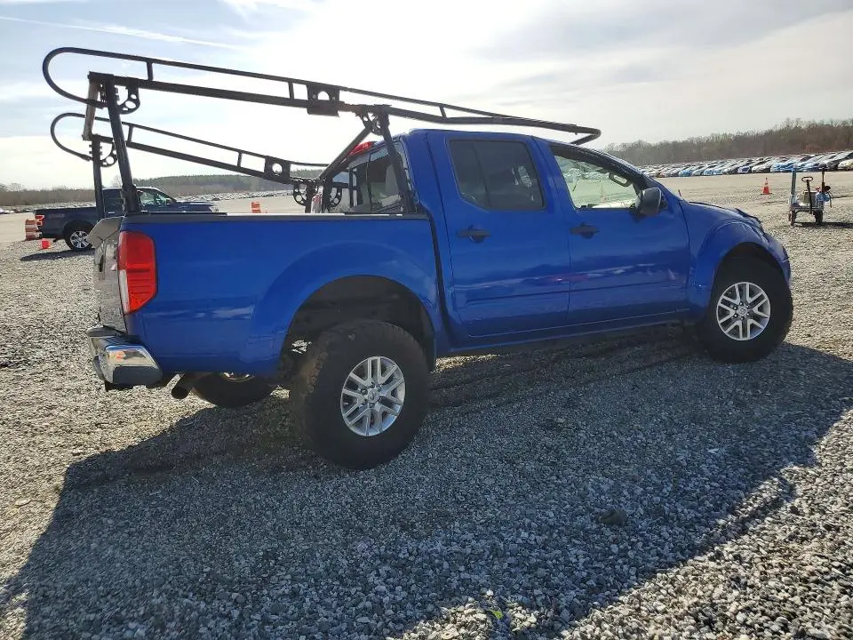 2015 NISSAN FRONTIER SV  