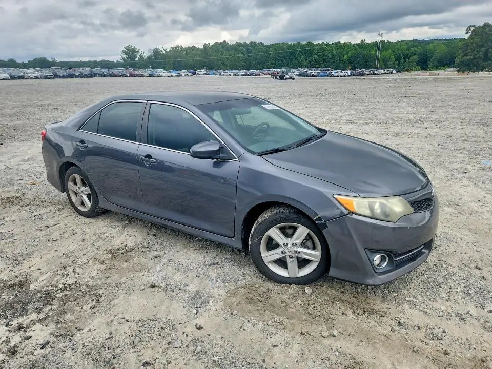 2012 TOYOTA CAMRY SE  