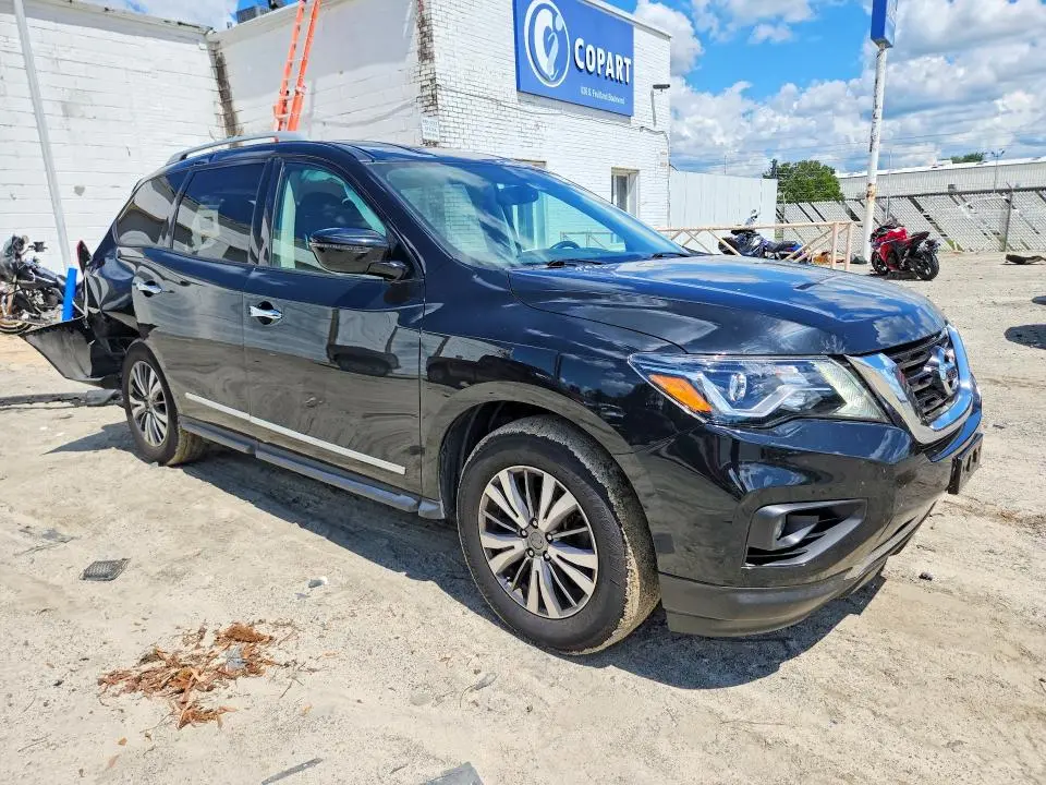 2019 NISSAN PATHFINDER SV  