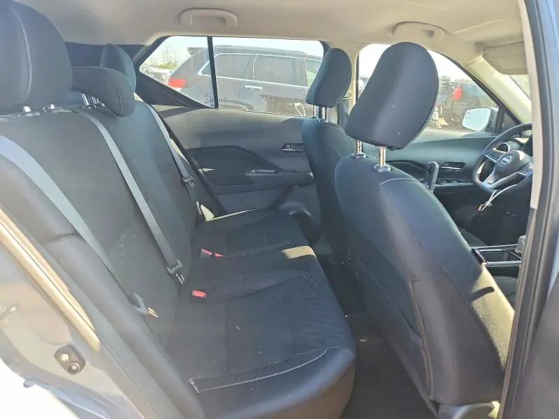 2024 NISSAN KICKS SV  