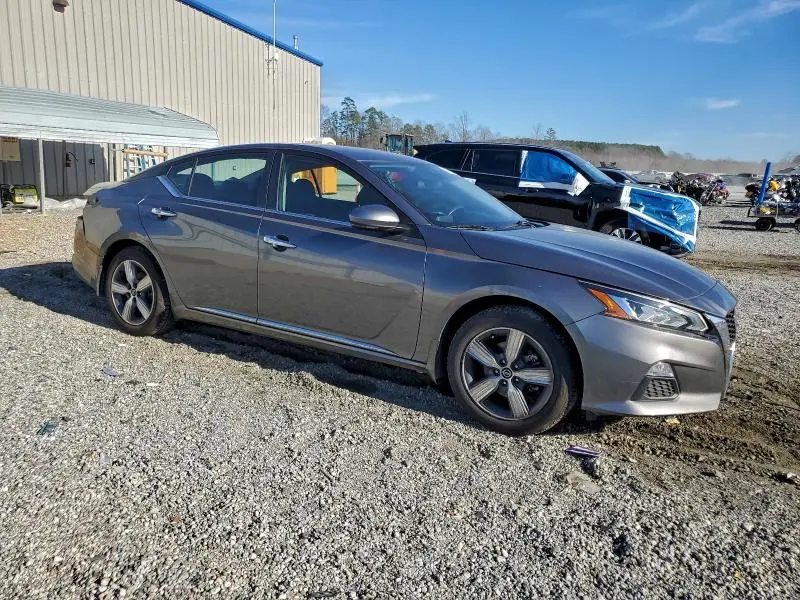 2021 NISSAN ALTIMA SV  