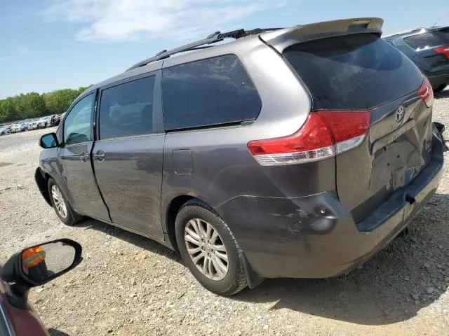 2012 TOYOTA SIENNA XLE  