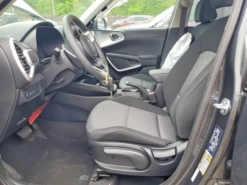 2025 KIA SOUL LX  