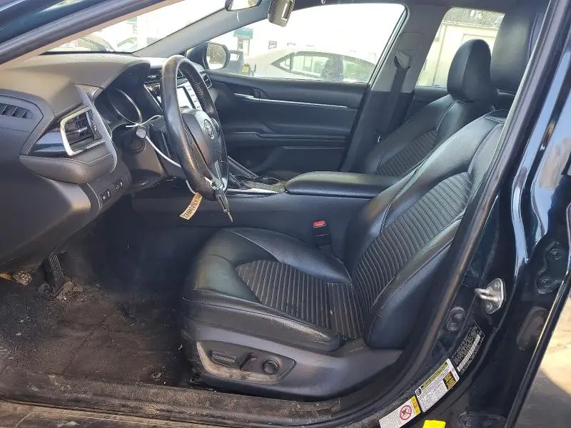 2018 TOYOTA CAMRY SE  