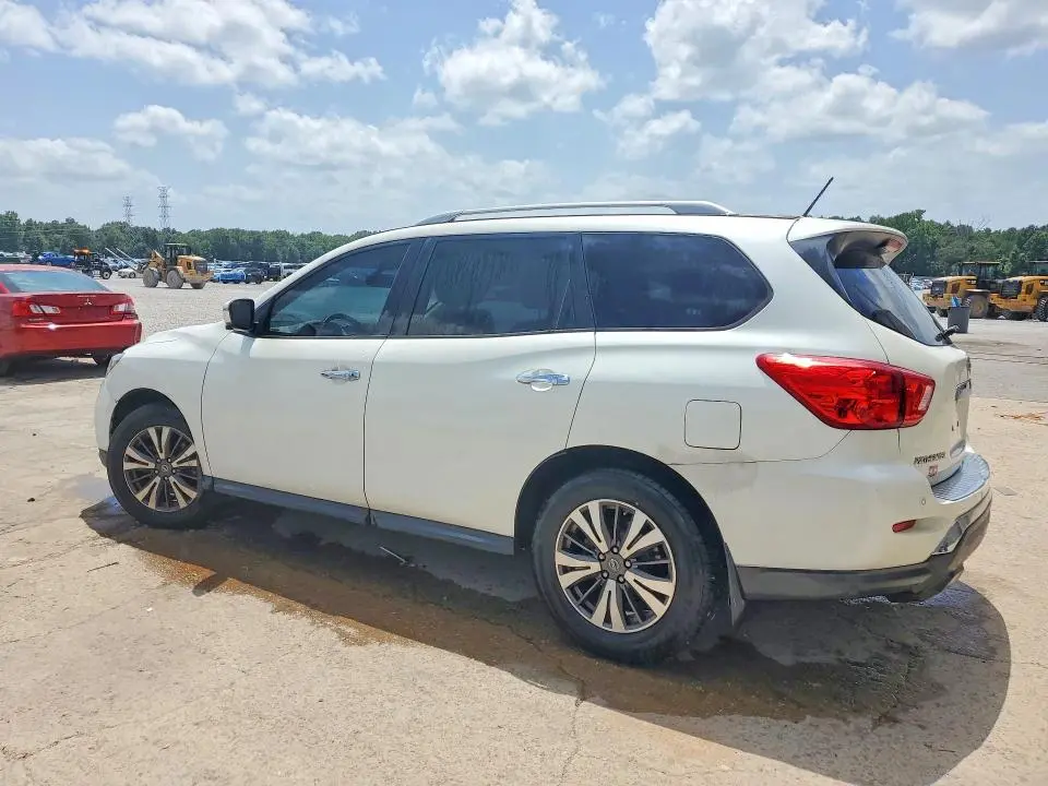2017 NISSAN PATHFINDER SL  