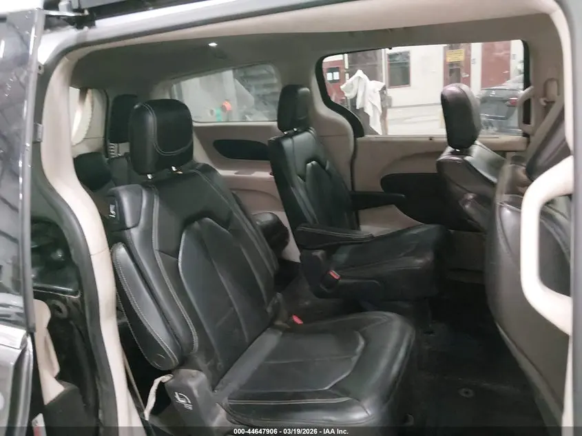 2021 CHRYSLER VOYAGER LXI