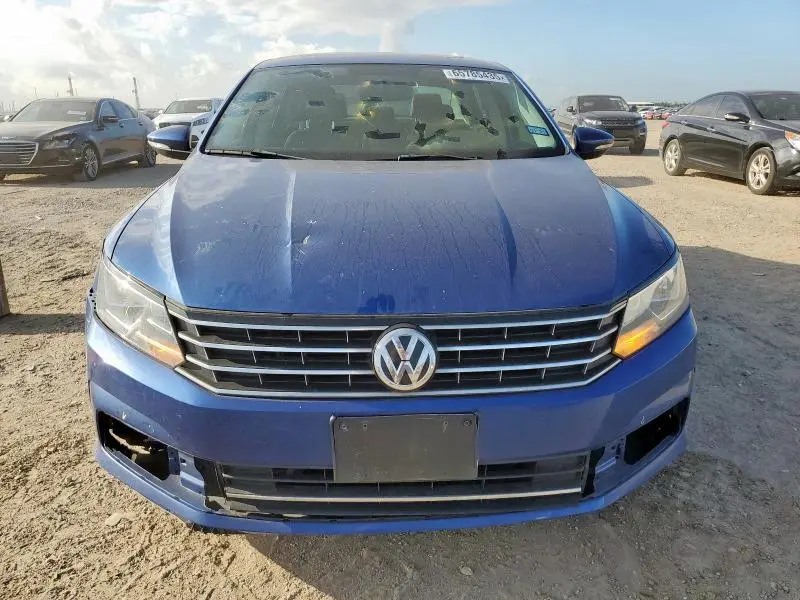 2017 VOLKSWAGEN PASSAT SE  