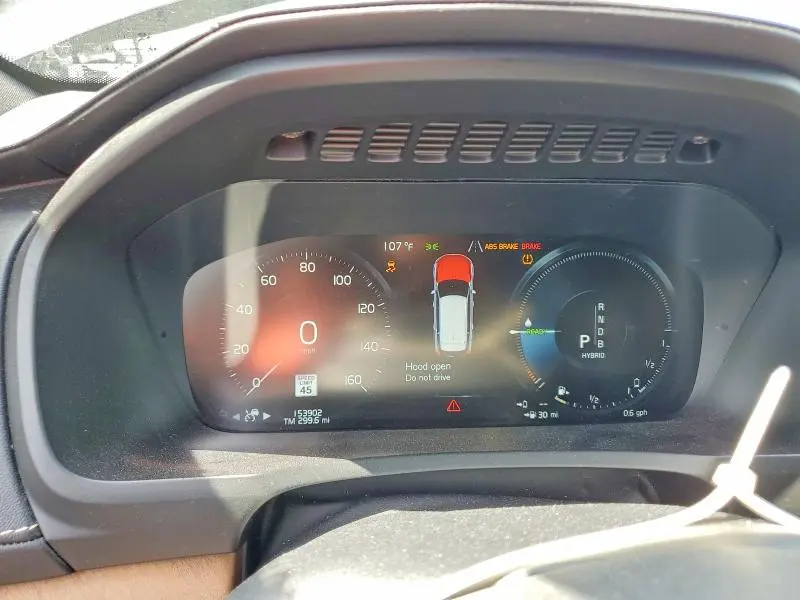 2017 VOLVO XC90 T8  