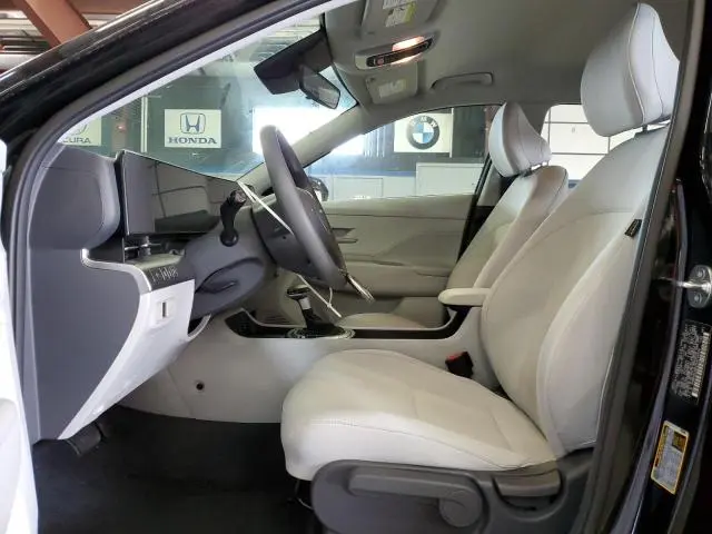 2024 HYUNDAI KONA SE  