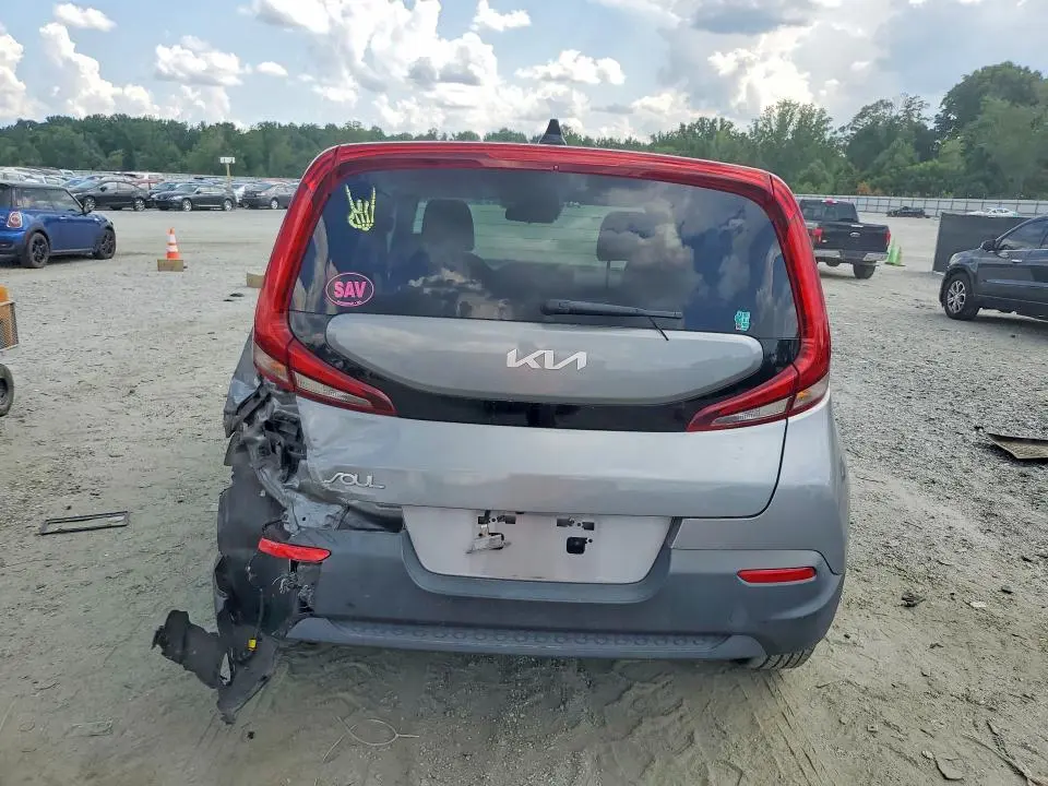2022 KIA SOUL LX  